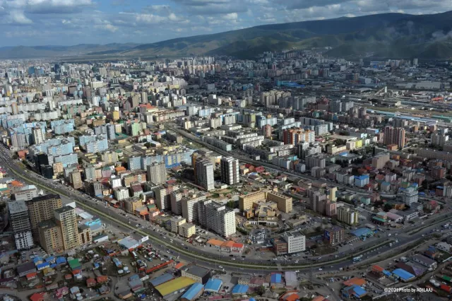 Хотын төвлөрлийг сааруулах ажлын хэсэг байгууллаа