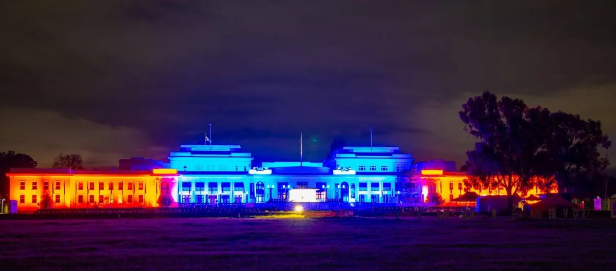 Канберра хотын барилгуудыг Монгол Улсын далбааны өнгөөр гэрэлтүүллээ