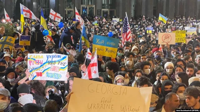 Гүрж улс ОХУ-аас ирж буй эрэгтэйчүүдэд хилээ хааж магадгүй