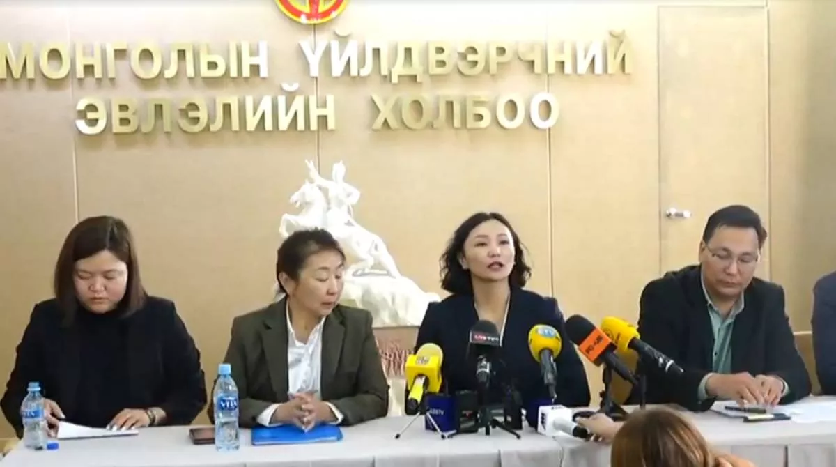 Дарханы төмөрлөгийн үйлдвэрийн ажилчид: Ажилчдын эрх ашиг хөндөгдөж байна
