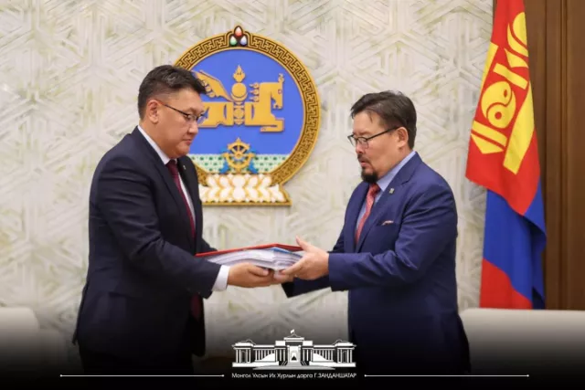 Монгол Улсын 2023 оны төсвийн төслийг өргөн барилаа
