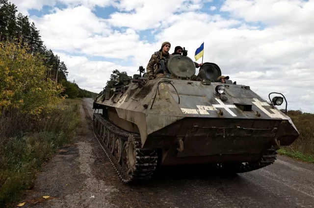 Украины цэргүүд өмнөд хэсэгт Оросын хамгаалалтыг эвджээ