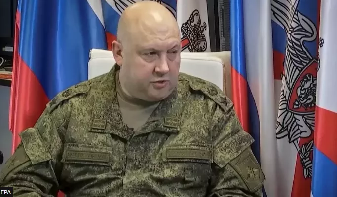 Орос Херсон хот орчимд ялагдаж байгаагаа хүлээн зөвшөөрлөө