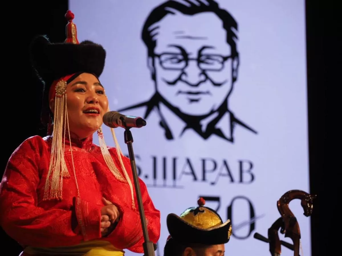 Суут Б.Шаравын “Баярлалаа” үдшээс...