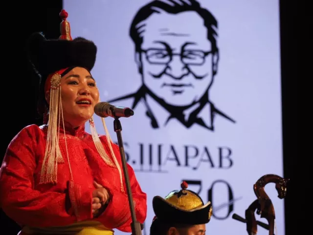 Суут Б.Шаравын “Баярлалаа” үдшээс...