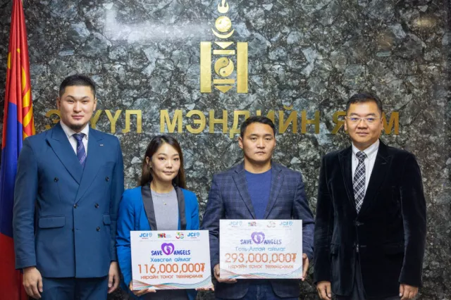 ЭМЯ: Говь-Алтай, Хөвсгөлийн эмнэлэгт 400 орчим сая төгрөгийн төхөөрөмж гардуулав