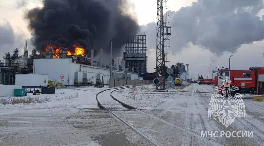 ОХУ-ын Ангарск хотын нефтийн үйлдвэрт ТОМООХОН ГАЛ ГАРЧЭЭ