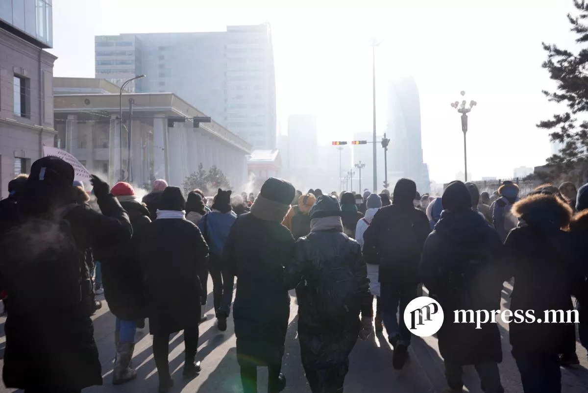 ФОТО: Жагсаал үргэлжилж байна