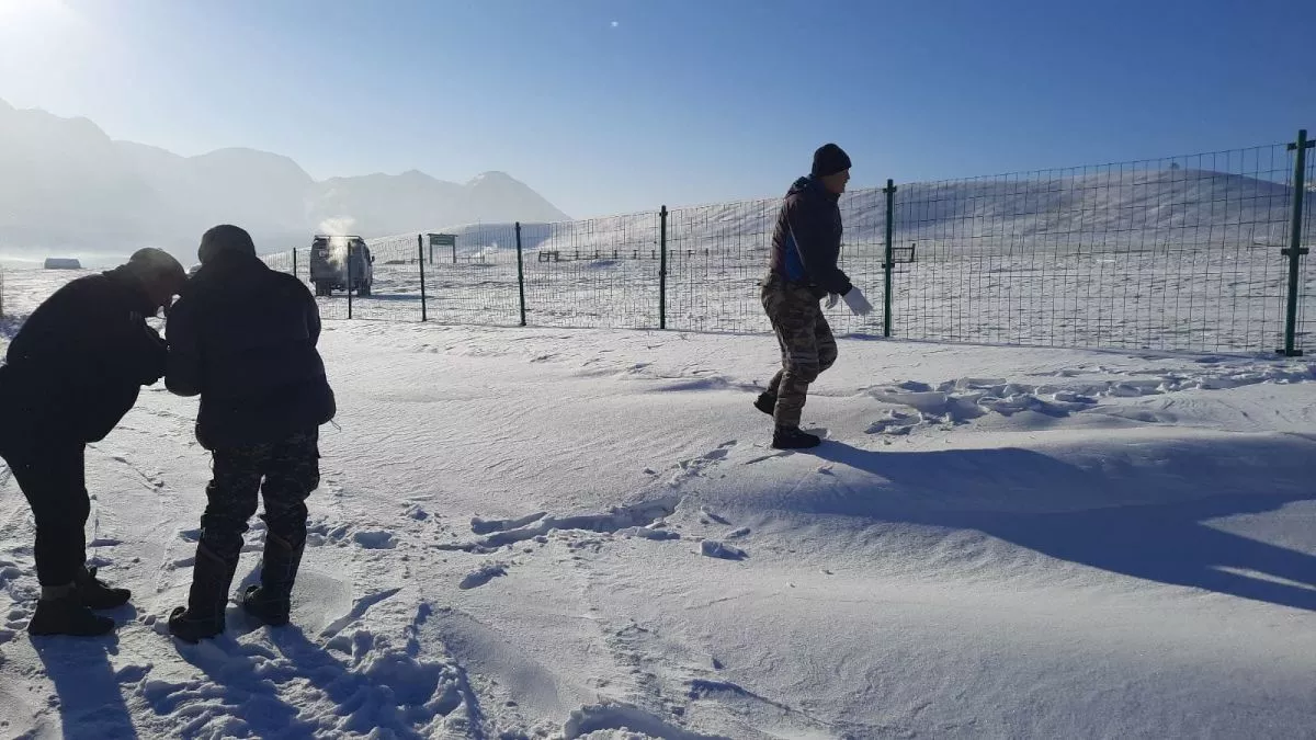 Нийтийн эзэмшлийн зам, талбайг хаасан хаашаа, хайсыг буулгаж эхэллээ