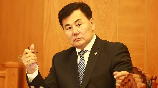 Б.Баттөмөр: Таван хүний нэр зарлаад жагсаалыг тараана гэвэл горьдсоны чинь гарз