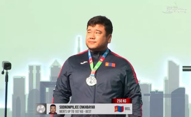 Э.Содномпилжээ дэлхийн цомоос мөнгөн медаль хүртлээ
