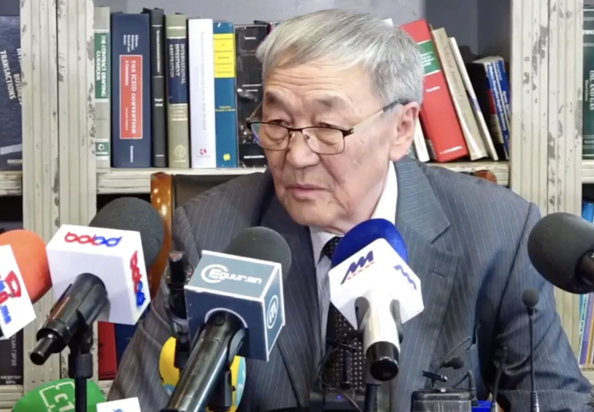 С.Шаарийбуу: Би охиноо их санадаг
