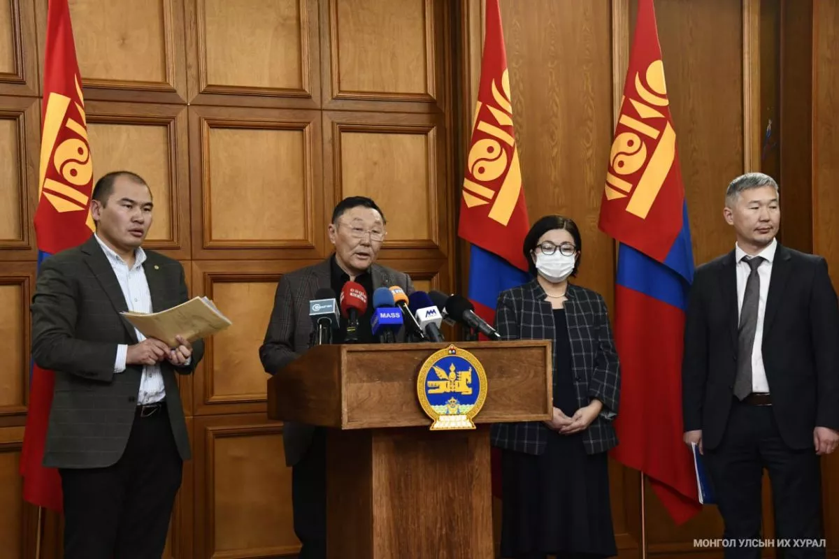 Г.Чулуунбаатар: Зөвлөлдөх санал асуулгын асуултанд “шинээр Үндсэн хууль батлах” тухай агуулга байхгүй