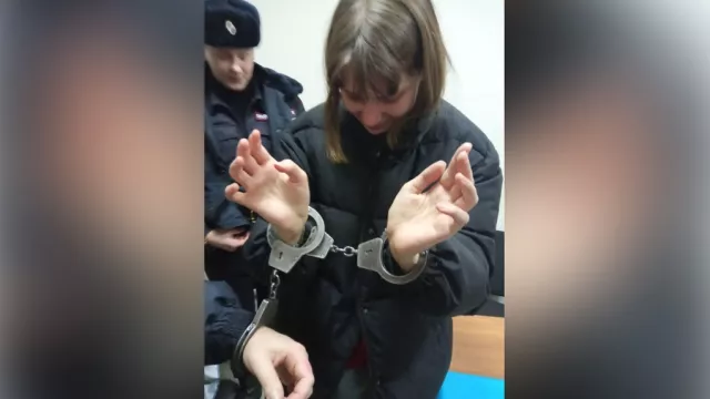Дайныг эсэргүүцэгч охинд олон жилийн ял оноохоор төлөвлөж байна