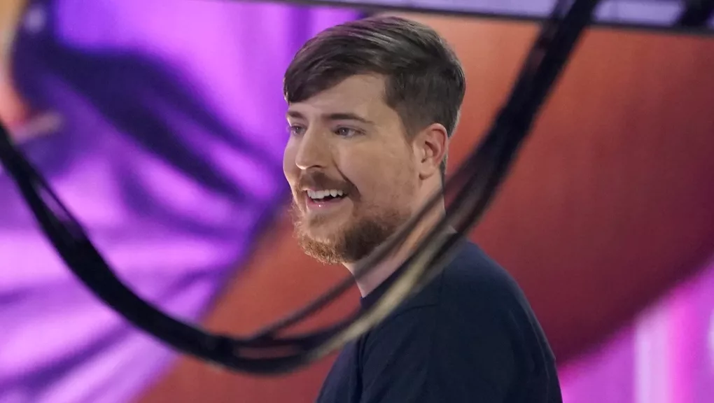 Youtube-ийн од “MrBeast” 1000 хараагүй хүний хагалгааг ивээн тэтгэжээ