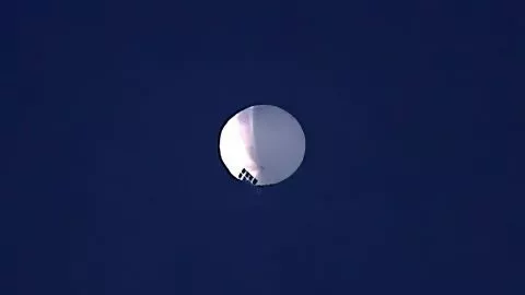 Хятадын сэжиг бүхий агаарын бөмбөлөг АНУ-ын тэнгэрт харагджээ