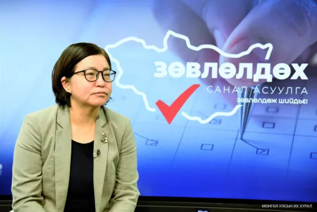 Б.Отгонтөгс: Зөвлөлдөх санал асуулга зөвхөн Монголд явж байгаа зүйл биш