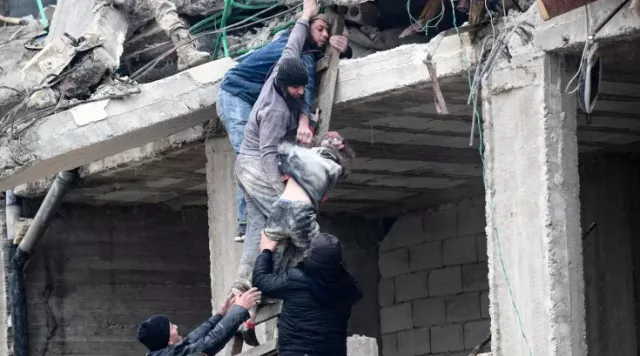 ФОТО: Турк, Сирид болсон газар хөдлөлтийн дараа