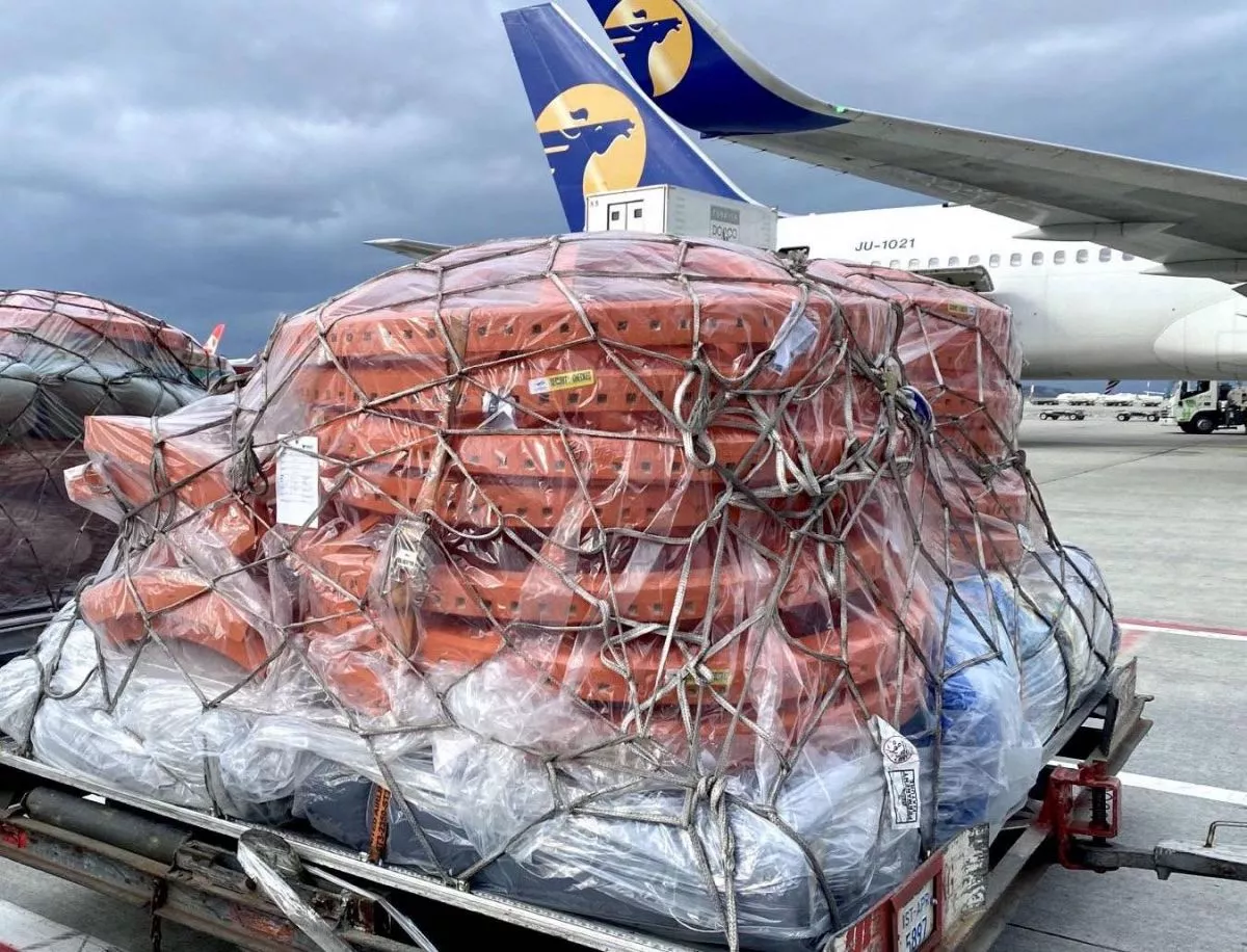 Турк руу 2.7 тонн тусламжийн барааг хүргүүллээ