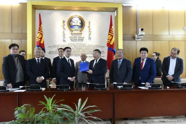 Зөвлөлдөх санал асуулгын тайланг Зөвлөлдөх зөвлөлд хүлээлгэн өглөө