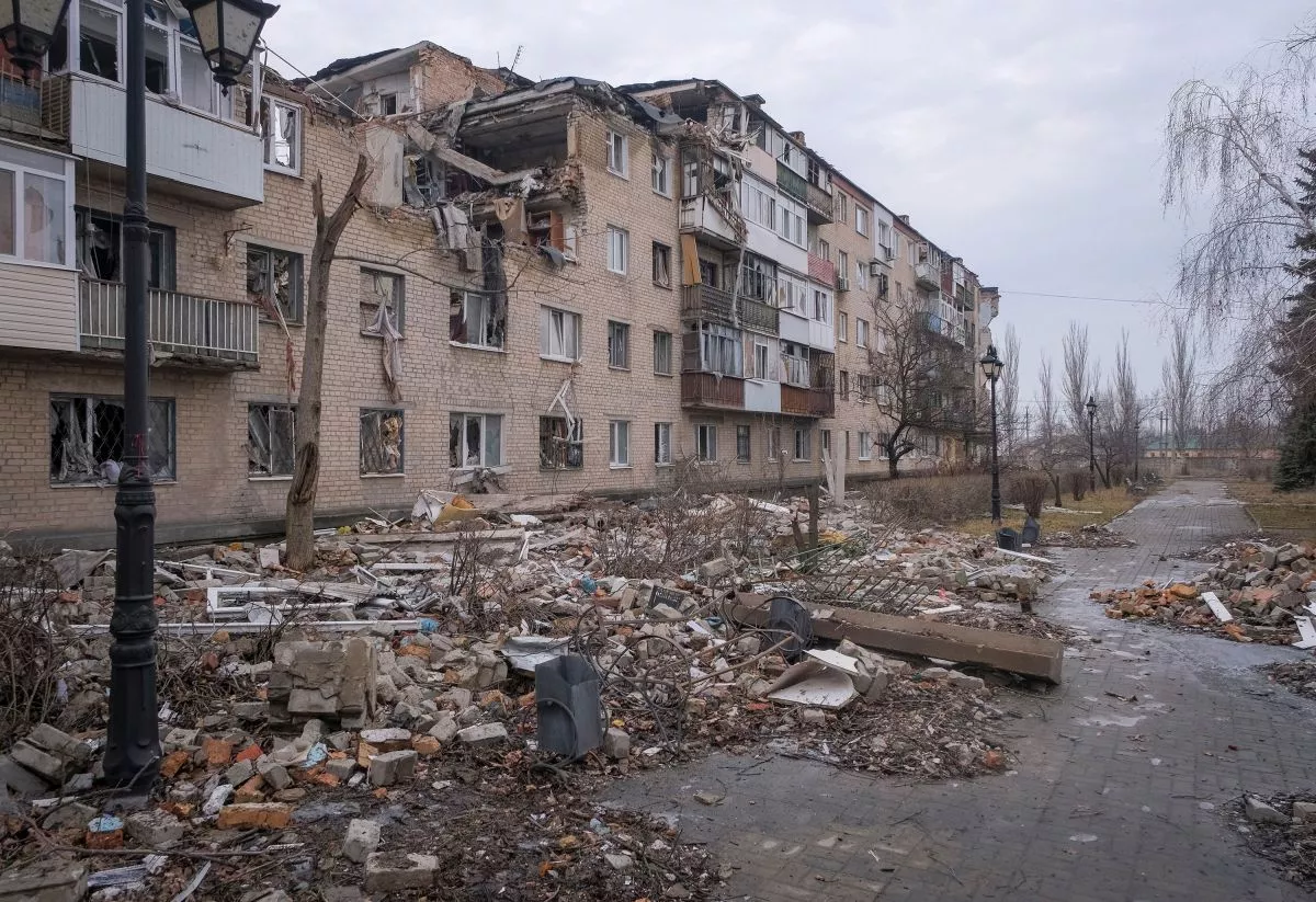Оросууд Бахмут хотыг бага багаар эзэлж байна