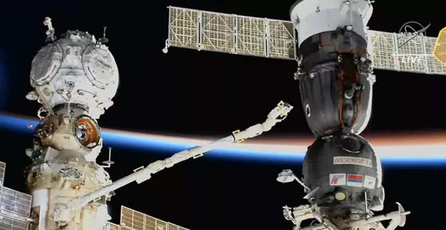 Сансарт гацаад байсан нисгэгчдийг аврах хөлөг ОУСС-д амжилттай холбогдлоо