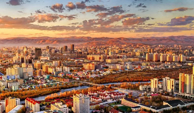 Улаанбаатарт маргааш 4 хэмийн дулаан байна
