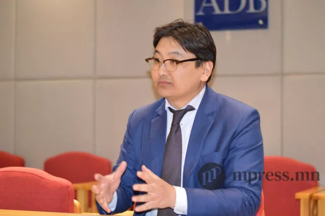 С.Болд: Эдийн засгийн өсөлтийг иргэдэд хүртээмжтэй байлгахын тулд инфляцийг бууруулах шаардлагатай