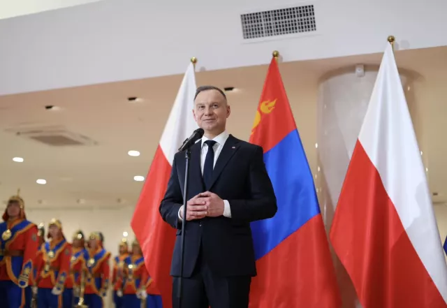 Харилцаа, хамтын ажиллагаанд үнэтэй хувь нэмэр оруулсан иргэдийг шагналаа