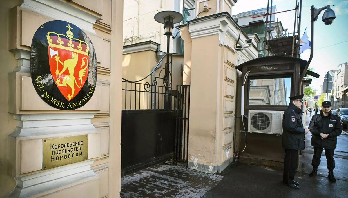 Орос улс Москва дахь Норвегийн 10 дипломатчийг хөөжээ