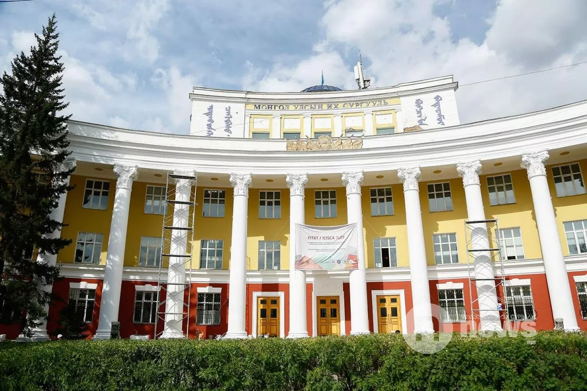 МУИС-д 148 ширхэг судалгааны тоног төхөөрөмж хүлээлгэн өглөө
