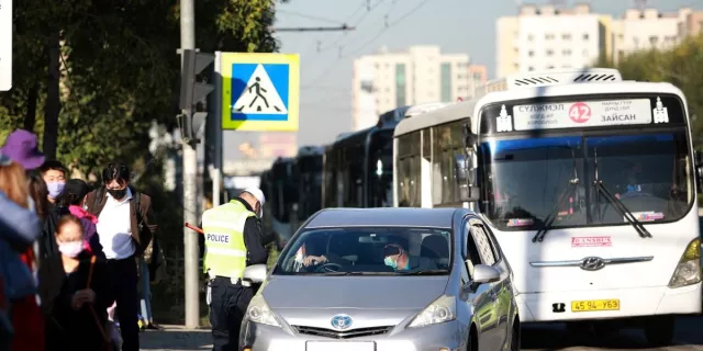 Автобусны буудал дээр зогсвол иргэд мэдээлдэг болно