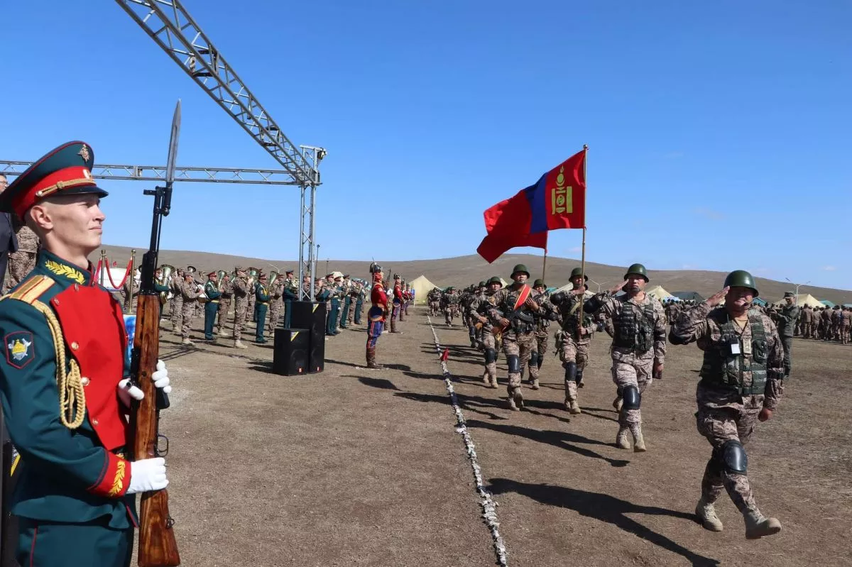 1600 алба хаагч хамтарсан хээрийн сургуульд оролцож байна