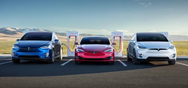 Tesla компанийн Model S болон Model X машины үнэ 5000 доллараар нэмэгджээ