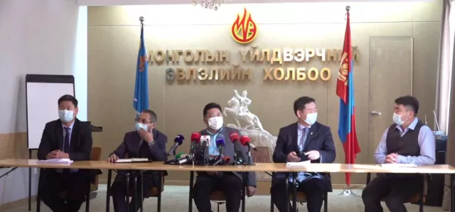 Ирэх оны төсөвт цалинг 20 хувиар НЭМЭХИЙГ ШААРДЛАА