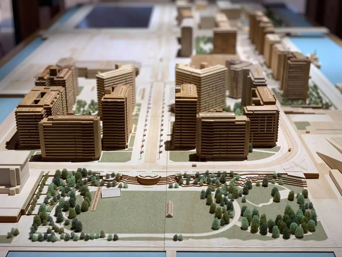 Тамирчид “Village Plaza” -д зочилсноор Samsung Galaxy S21 утсыг бэлгэнд авна