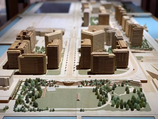 Тамирчид “Village Plaza” -д зочилсноор Samsung Galaxy S21 утсыг бэлгэнд авна