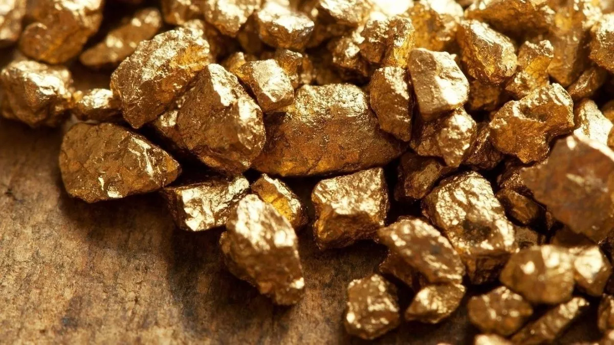 Монголбанк нэг грамм алтыг 162,906 төгрөгөөр авдаг