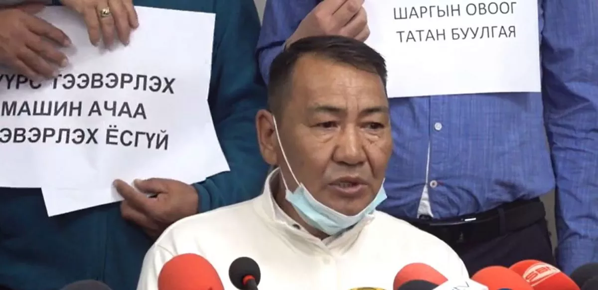 Тээврийн жолооч нар: “Эрээн хот руу орж байгаа машины тоог нэмэхийг шаардаж байна“