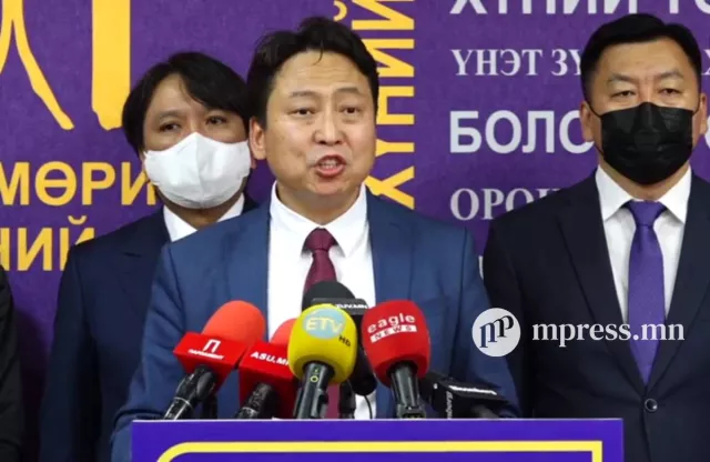 Д.Гантулга: Сургуулийнхаа барилгыг гүйцээлгэхийн тулд Батшугарт саналаа өгөөрэй гэсэн