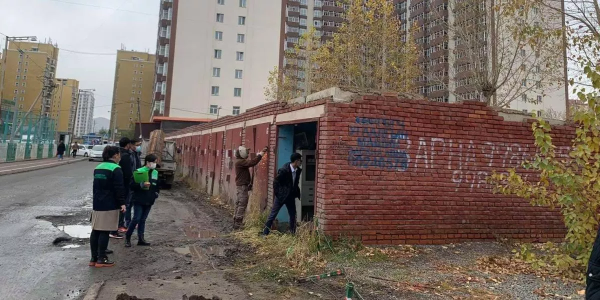 Голден парк хотхоны орц гарцыг чөлөөллөө
