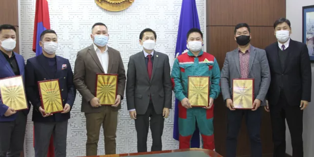 Гэр хорооллыг барилгажуулах компаниудад батламж гардууллаа
