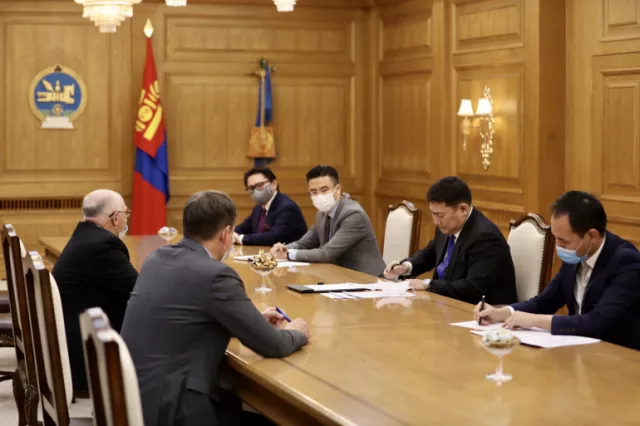 Хүүхдийн вакцинжуулалтын асуудлаар Пфайзер компаниас зөвлөмж хүсжээ