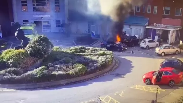 Ливерпүүлийн эмнэлэгийн дэргэд болсон дэлбэрэл террорист халдлага байжээ