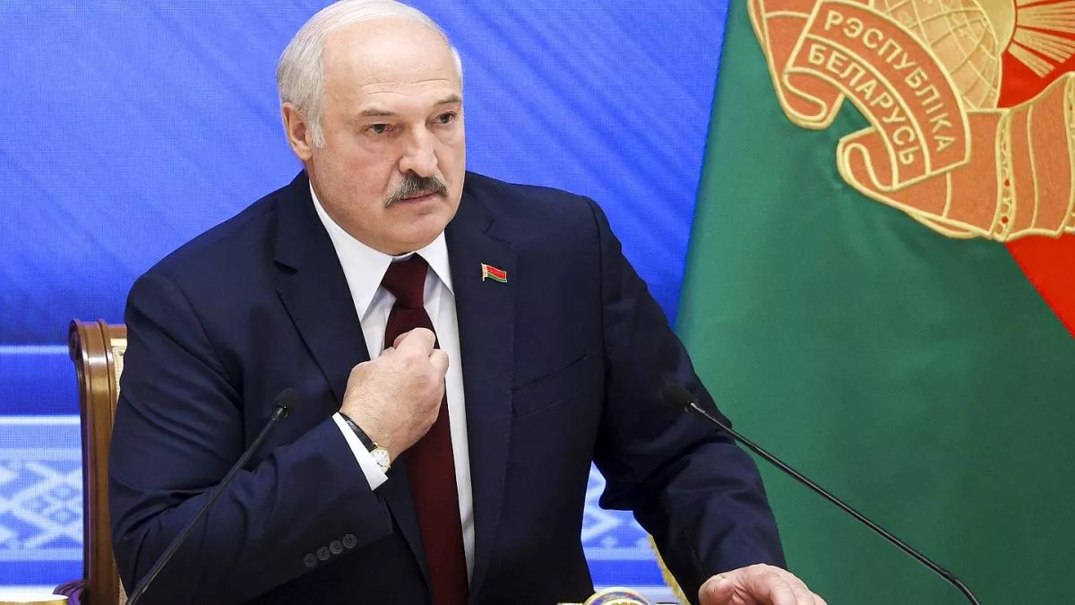Лукашенко цагаачдын сөргөлдөөнийг зогсоох хэлэлцээ хийхийг зөвшөөрөв