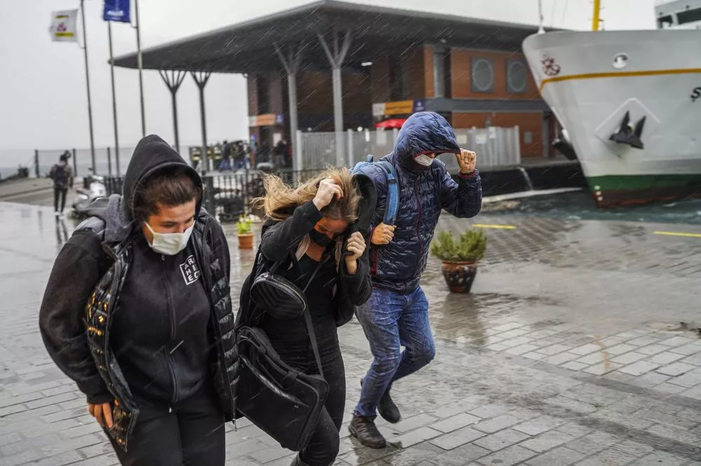 Туркд болсон шуурганы улмаас таван хүн амиа алджээ