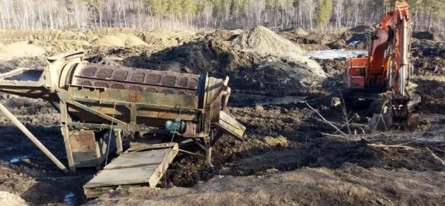 Хууль бусаар ашигт малтмал олборлож, эрүүл байсан газрыг сэндийчжээ