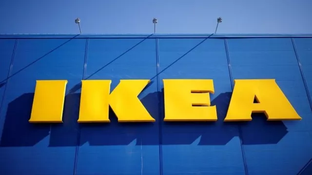 Ажилчид, үйлчлүүлэгчид IKEA дэлгүүрт хоногложээ