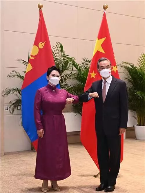 Монголоос нийлүүлэх нүүрсний экспортыг нэмэгдүүлэхээр тохиролцов