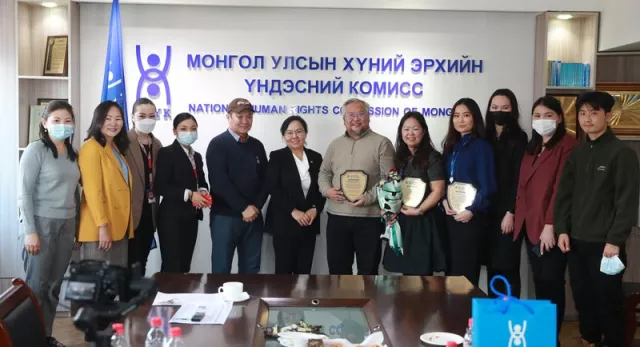 Хүний эрхийн асуудлыг хөндсөн бүтээлүүдийн шилдгийг тодрууллаа
